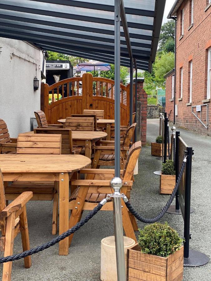 Old New Inn, Llanfyllin Dış mekan fotoğraf